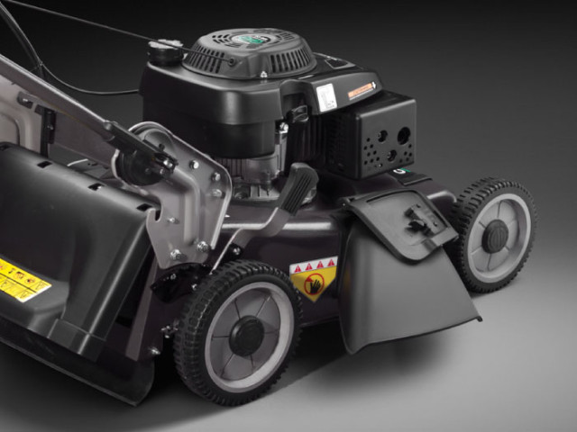Газонокосилка бензиновая CAIMAN Ferro 55CLV